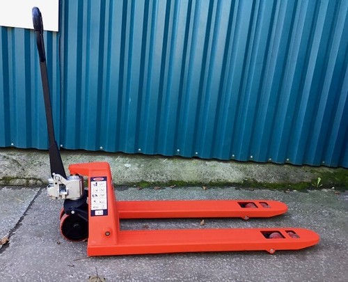 Hand pump pallet truck 3 - hand,